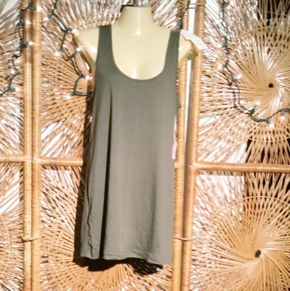 Liz Lange Maternity Women Tank Top Green Size XL